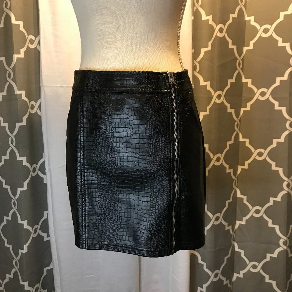 Express vegan leather black skirt, size 4